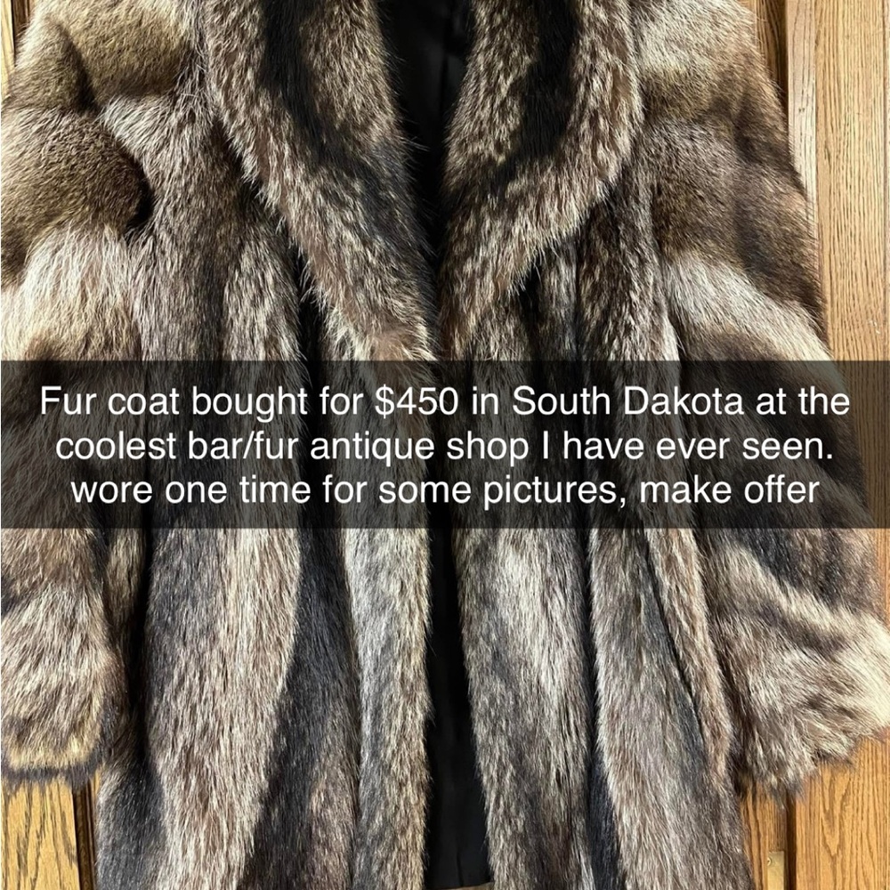 Luxurious Fur Coat in Brown and Black